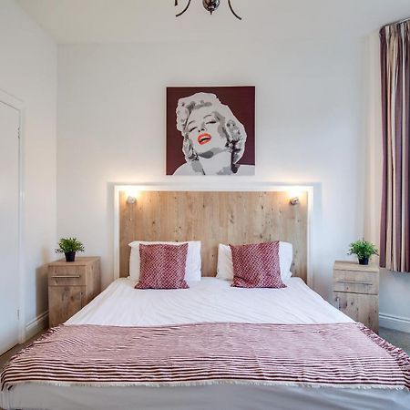 Oyo Tamtam Acton Hotel ロンドン エクステリア 写真