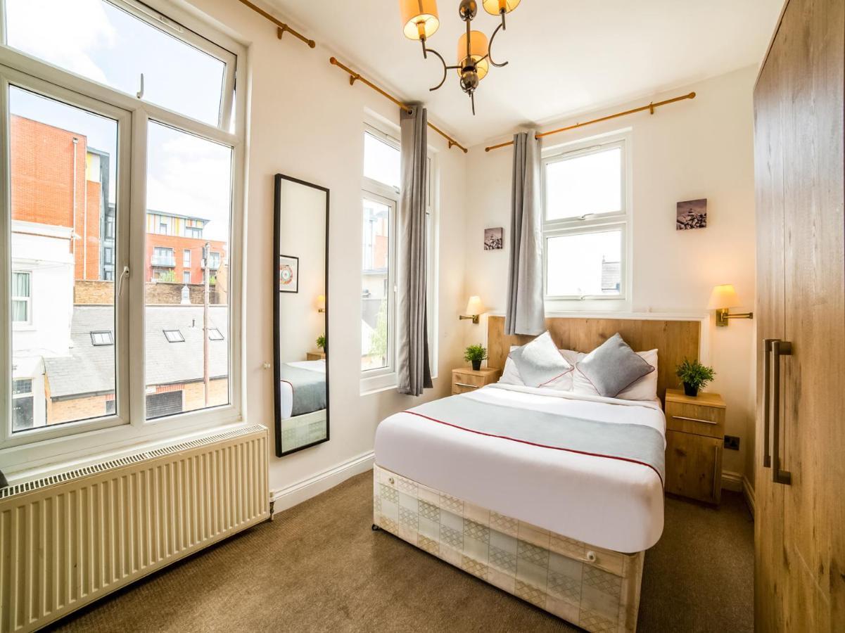 Oyo Tamtam Acton Hotel ロンドン エクステリア 写真