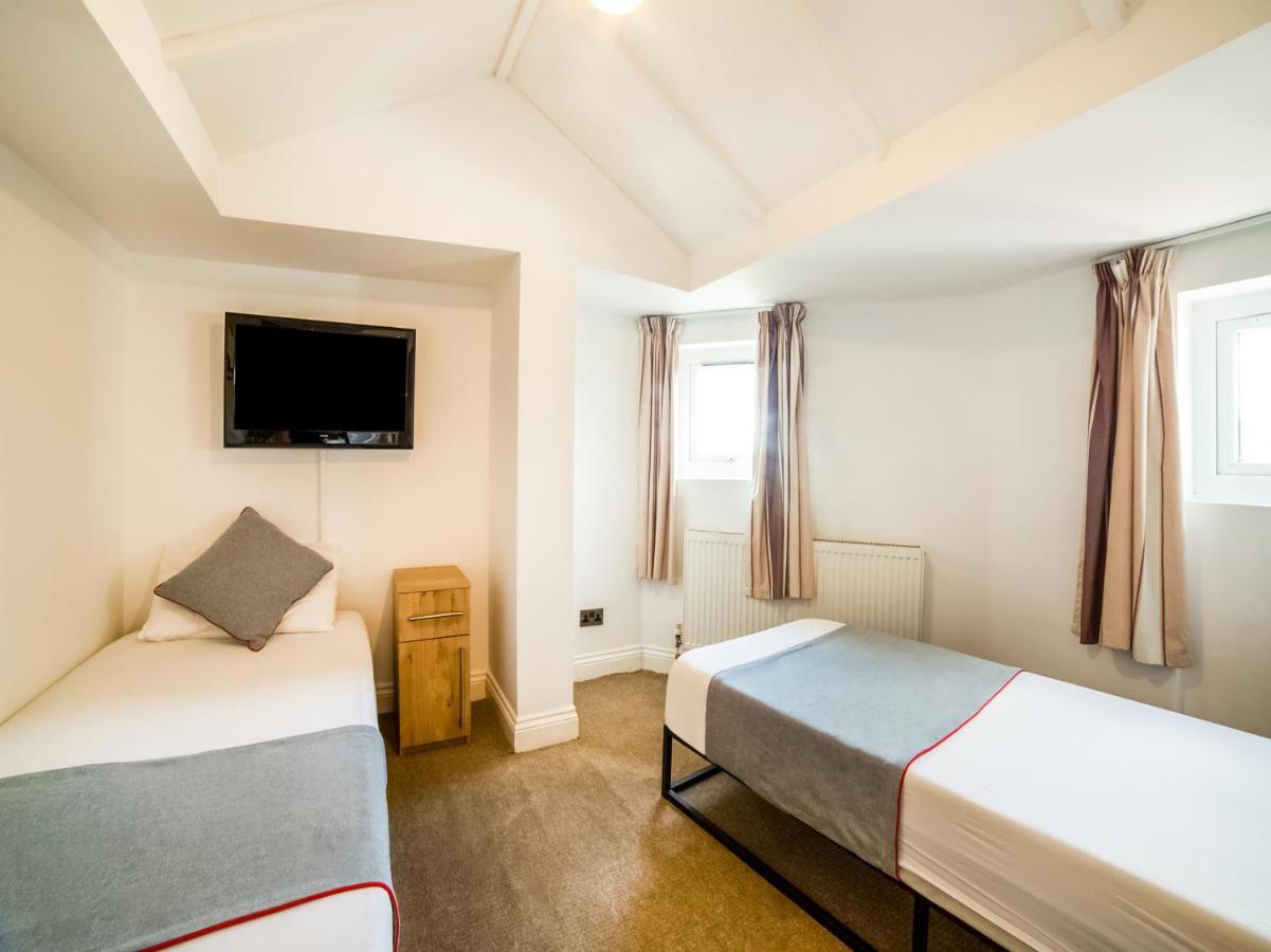 Oyo Tamtam Acton Hotel ロンドン エクステリア 写真