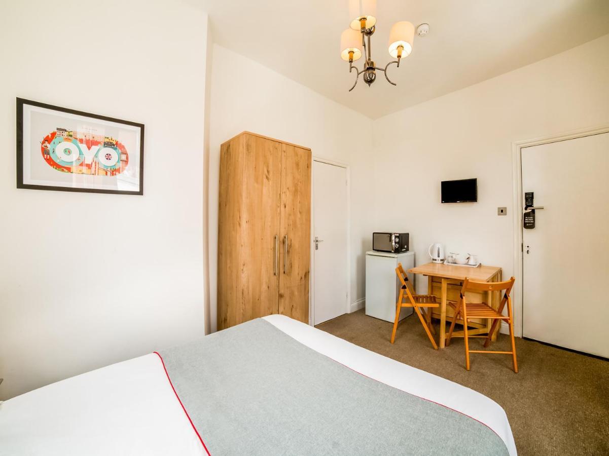 Oyo Tamtam Acton Hotel ロンドン エクステリア 写真