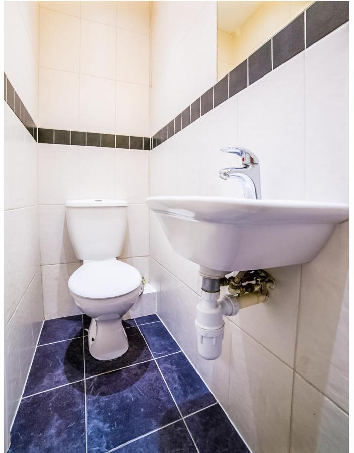 Oyo Tamtam Acton Hotel ロンドン エクステリア 写真