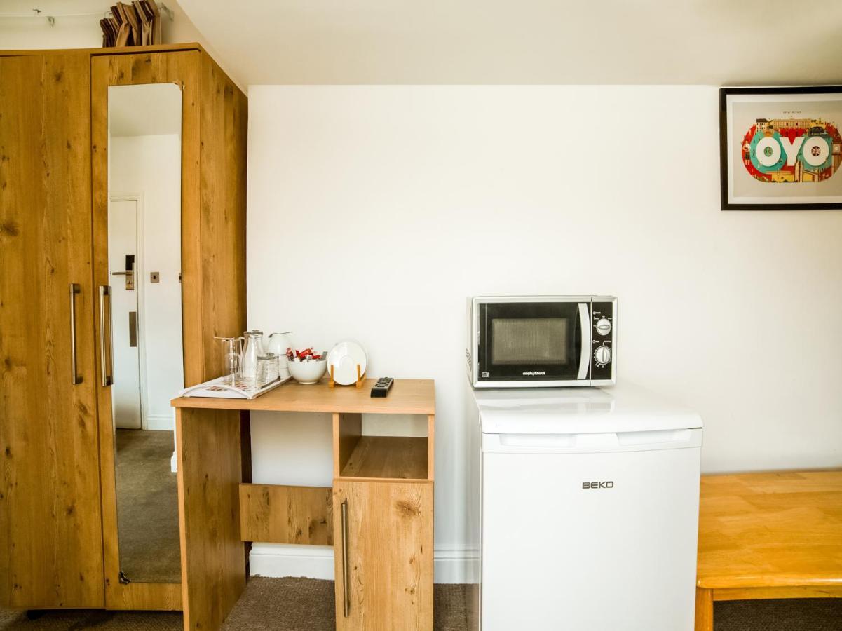 Oyo Tamtam Acton Hotel ロンドン エクステリア 写真