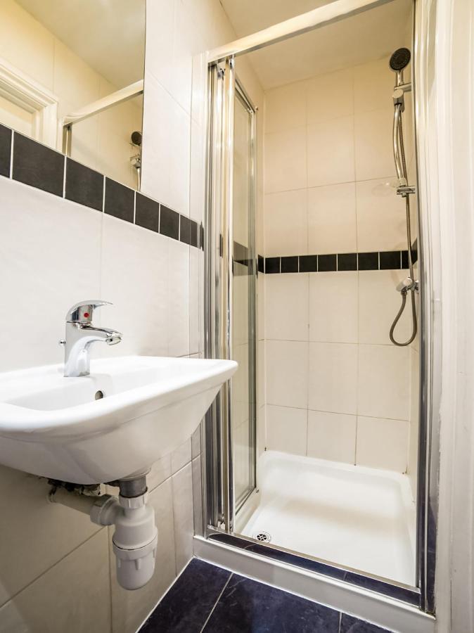 Oyo Tamtam Acton Hotel ロンドン エクステリア 写真
