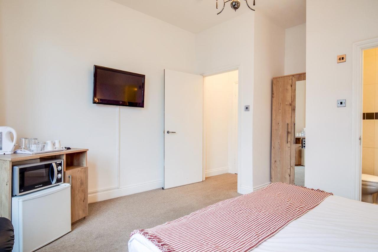 Oyo Tamtam Acton Hotel ロンドン エクステリア 写真