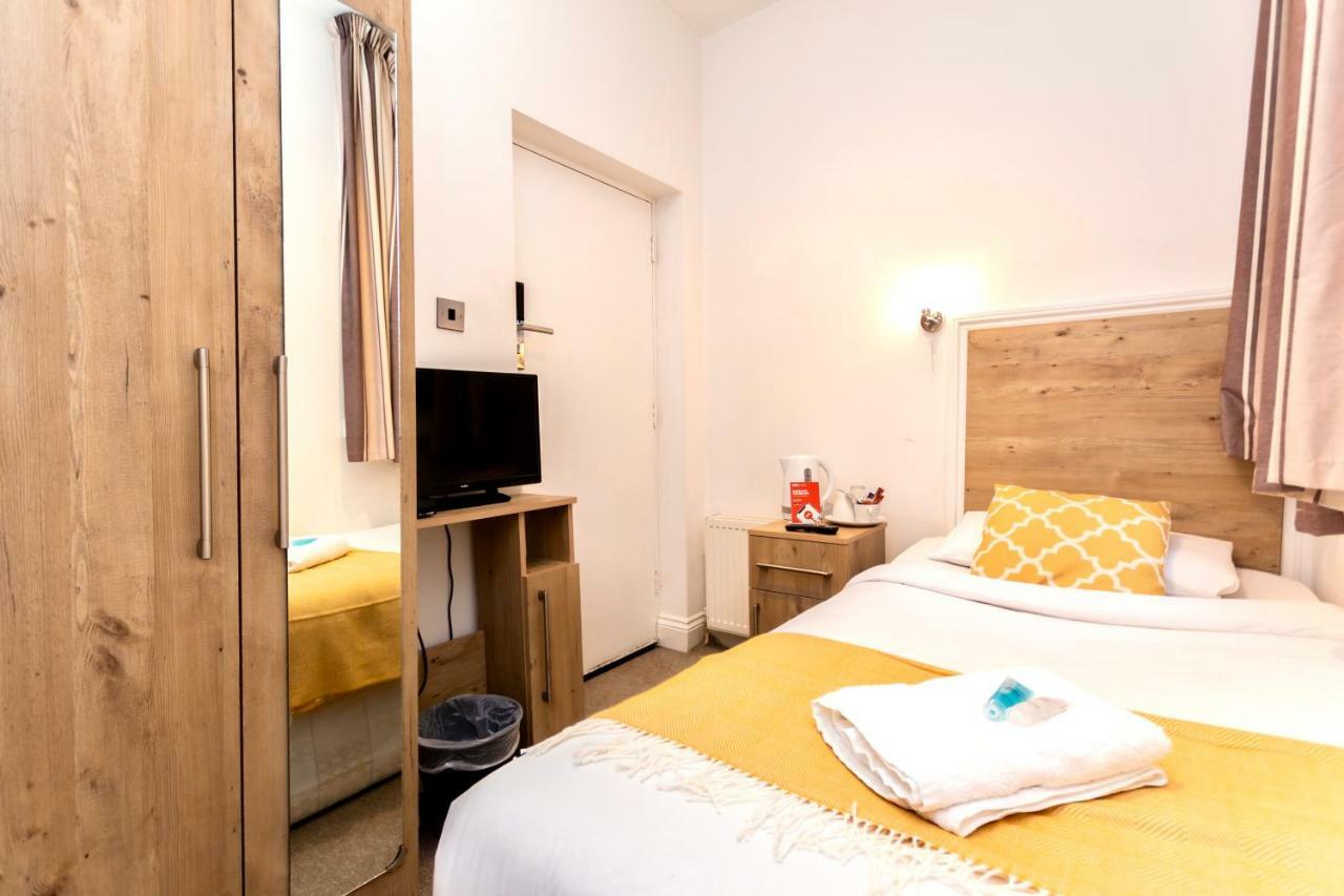 Oyo Tamtam Acton Hotel ロンドン エクステリア 写真