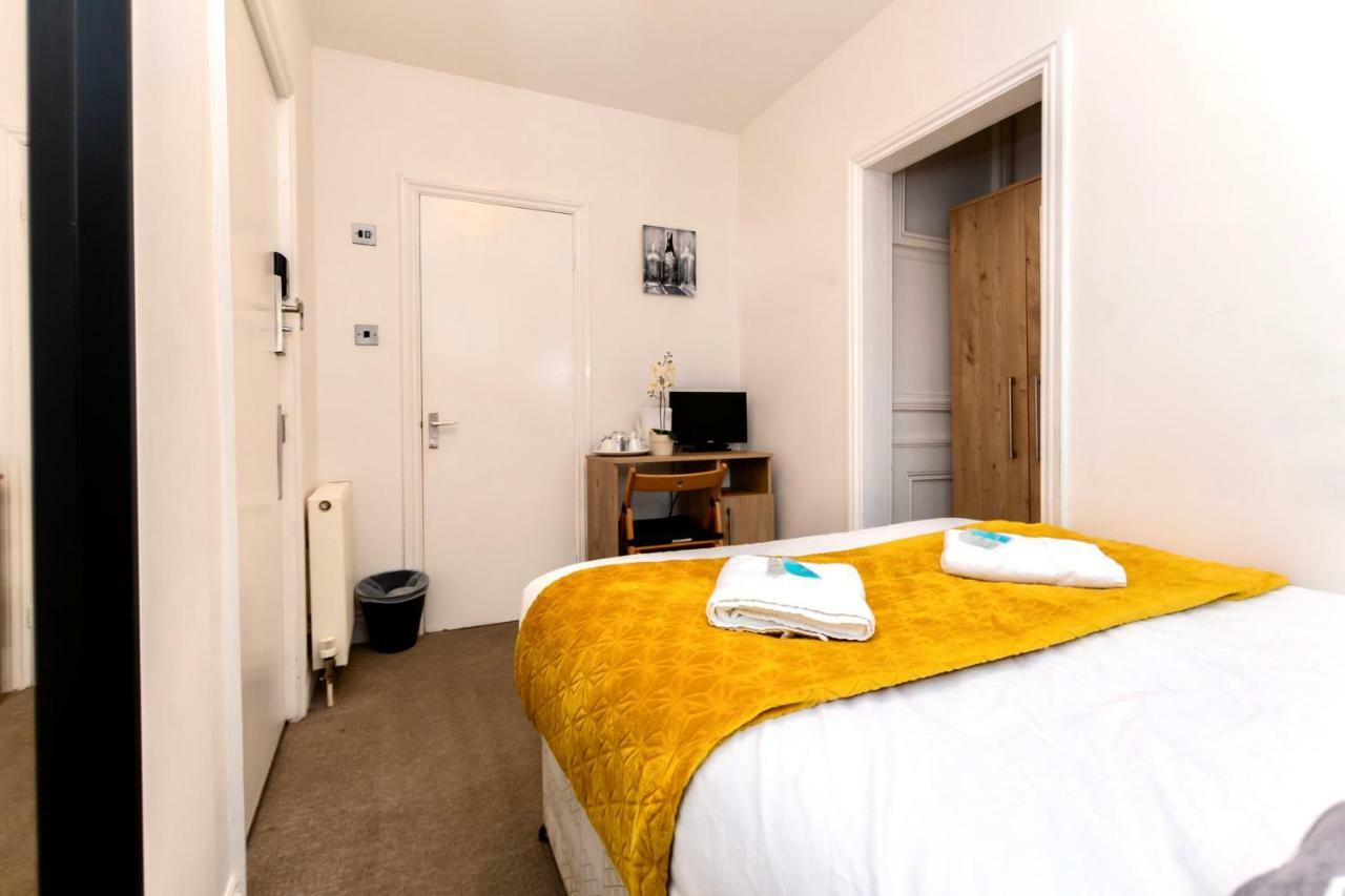 Oyo Tamtam Acton Hotel ロンドン エクステリア 写真