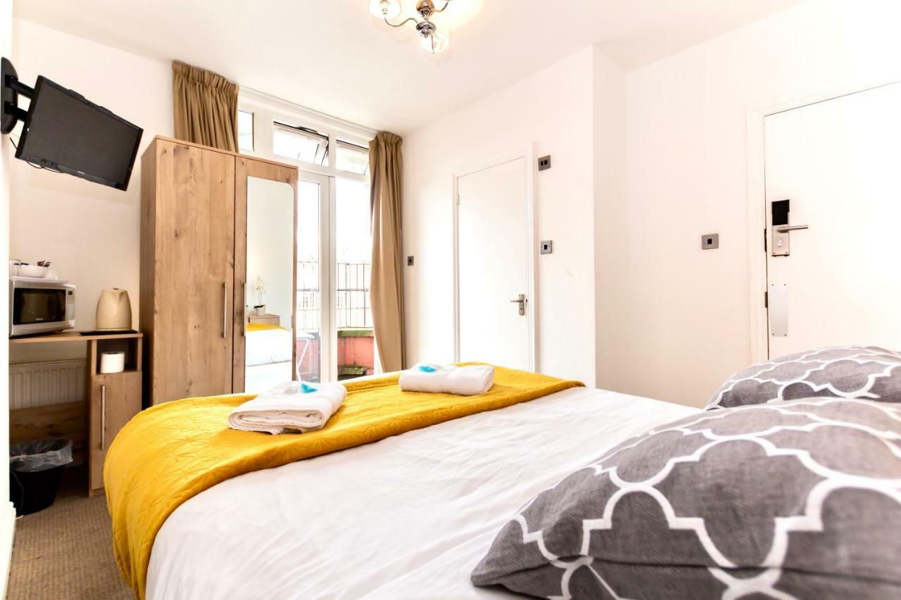 Oyo Tamtam Acton Hotel ロンドン エクステリア 写真