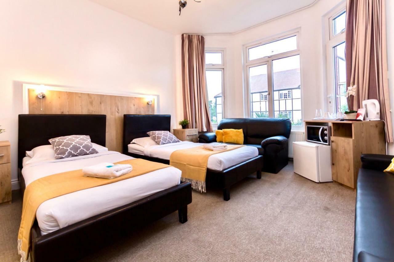 Oyo Tamtam Acton Hotel ロンドン エクステリア 写真