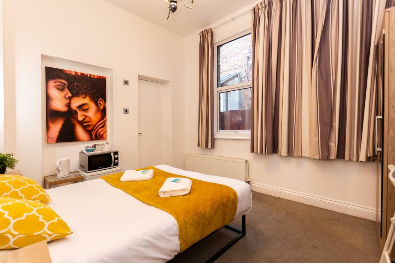 Oyo Tamtam Acton Hotel ロンドン エクステリア 写真