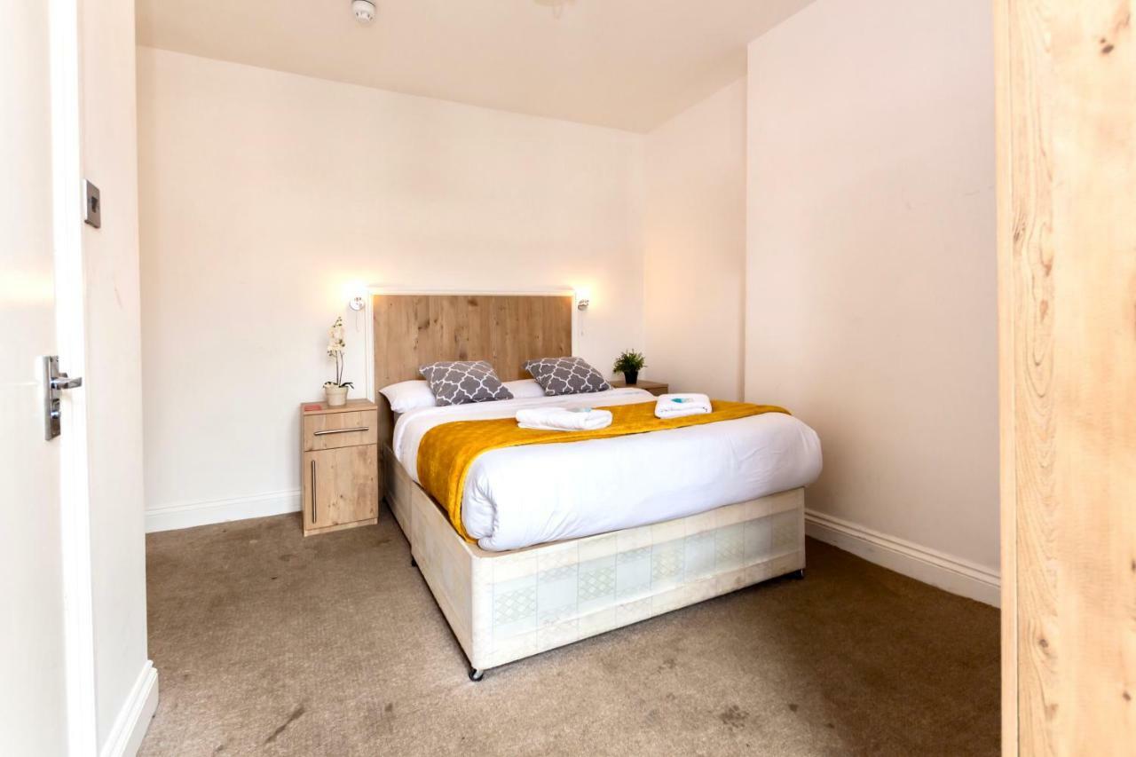 Oyo Tamtam Acton Hotel ロンドン エクステリア 写真