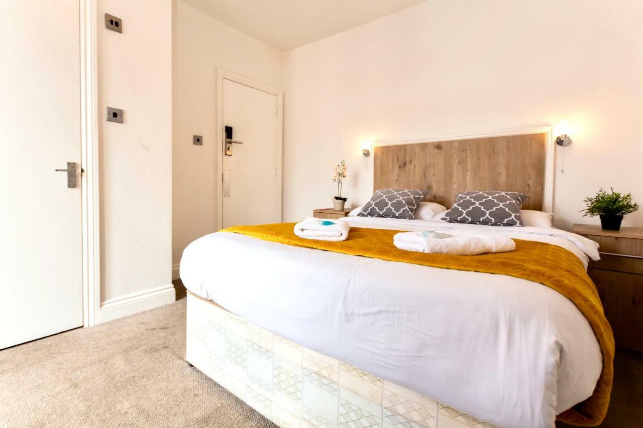 Oyo Tamtam Acton Hotel ロンドン エクステリア 写真