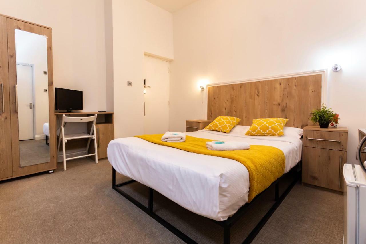 Oyo Tamtam Acton Hotel ロンドン エクステリア 写真