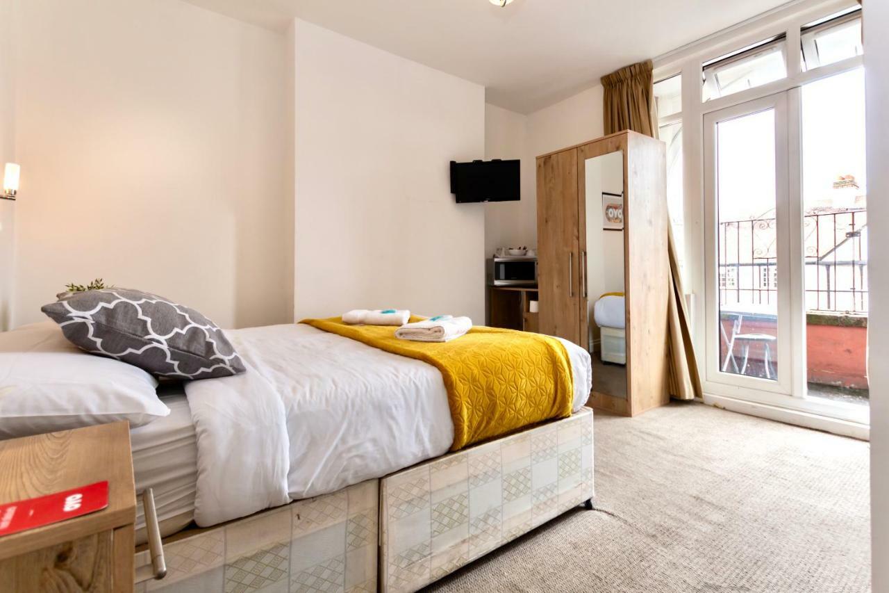 Oyo Tamtam Acton Hotel ロンドン エクステリア 写真
